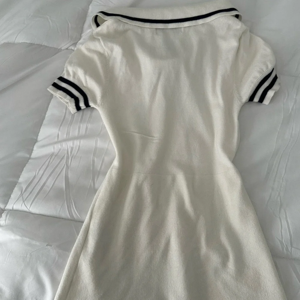 Top - Picture 4 of 6